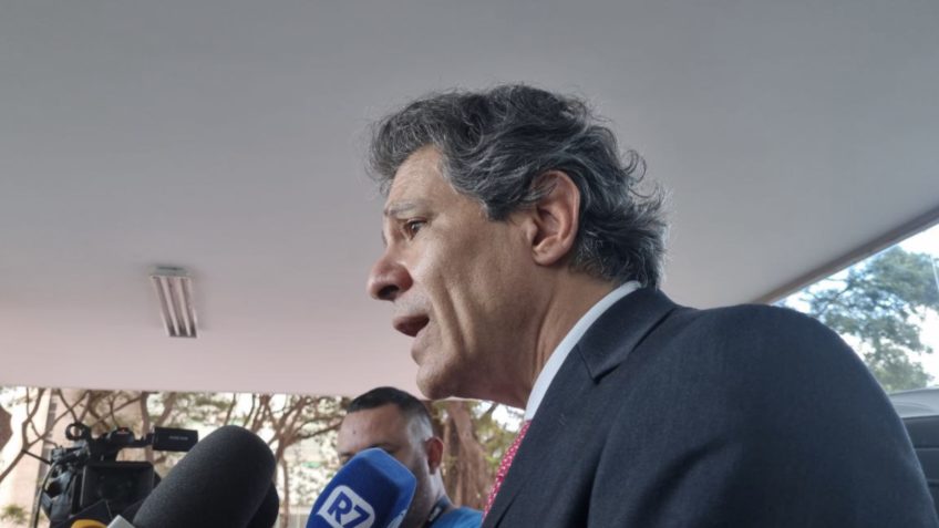 Haddad fala a comissões na Câmara