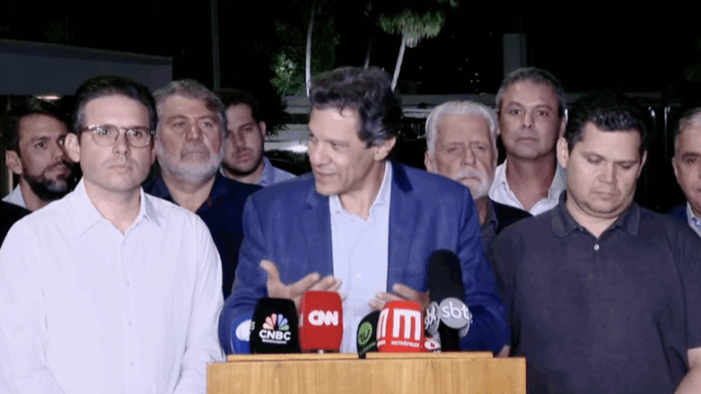 Haddad e Motta falam à imprensa após reunião sobre o IOF