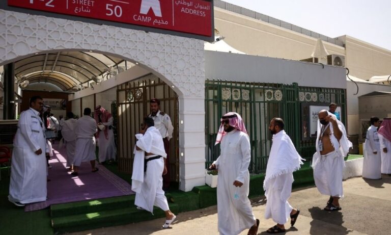 Autoridades sauditas pedem que peregrinos fiquem em tendas por conta do calor excessivo