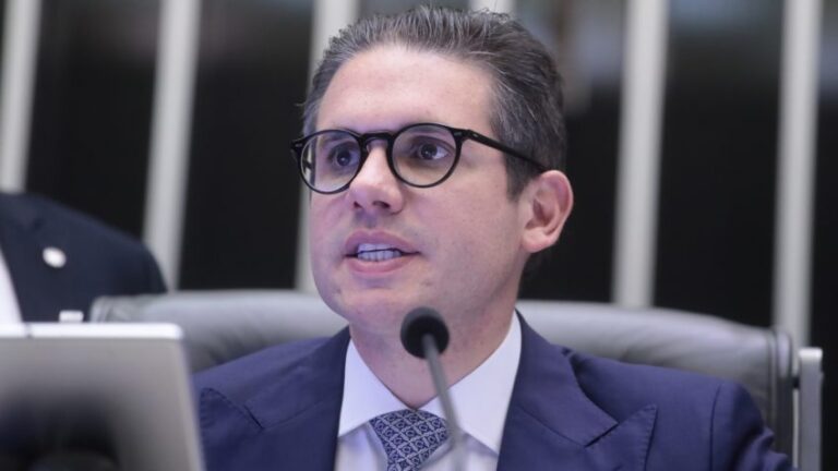 Motta encaminha cassação de Zambelli para a CCJ