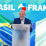 ‘Quem ainda não acredita em cessar-fogo é Rússia e Ucrânia’, diz Lula em viagem a Paris