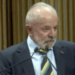 Bolsonaro deve ser criminalizado por mortes pela covid, diz Lula