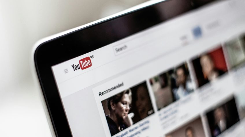 YouTube e Instagram são apps preferidos para se informar no Brasil