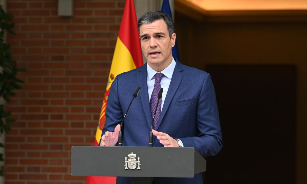 Após escândalo de corrupção, presidente da Espanha tenta resistir