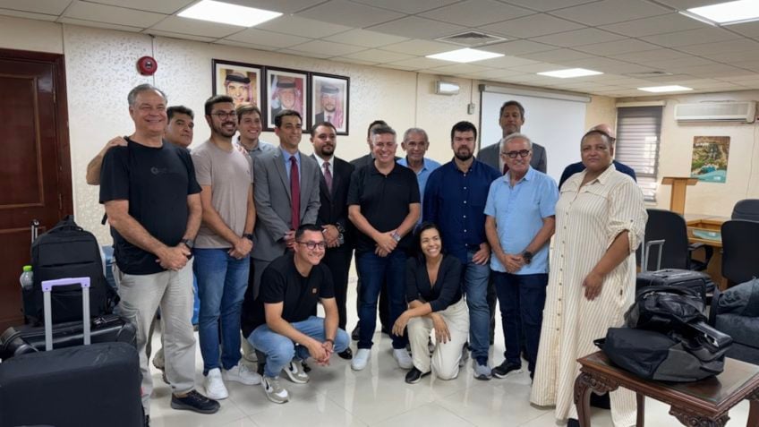 Prefeitos chegam à Arábia Saudita e retornarão em voo particular
