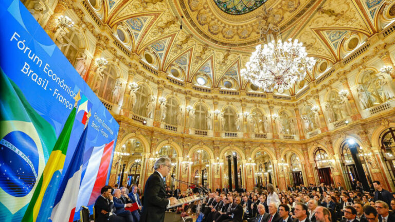 Franceses vão investir R$ 100 bi no Brasil até 2030, diz Viana