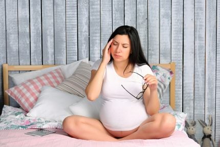 Mudanças hormonais na gravidez podem prejudicar a visão, alerta médico. Entenda!