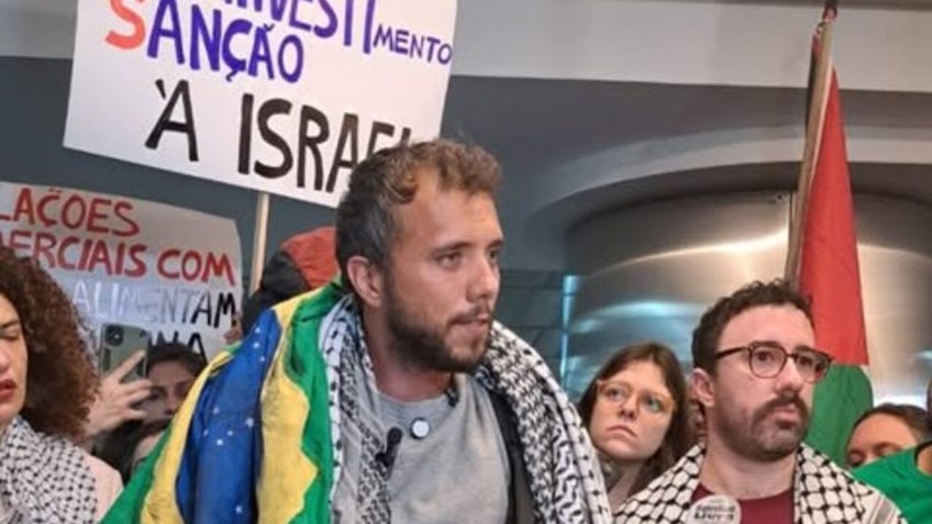 Ativista brasileiro detido com Greta em Israel desembarca em SP