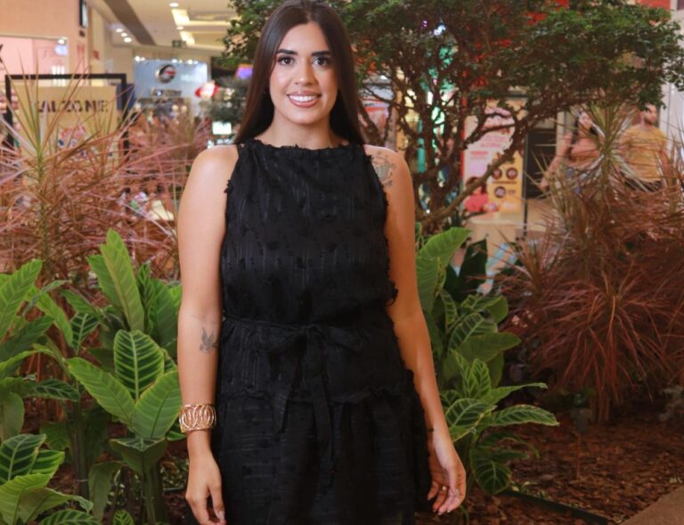 Jovem vence a obesidade após depressão pós-parto e se torna inspiração para outras mulheres